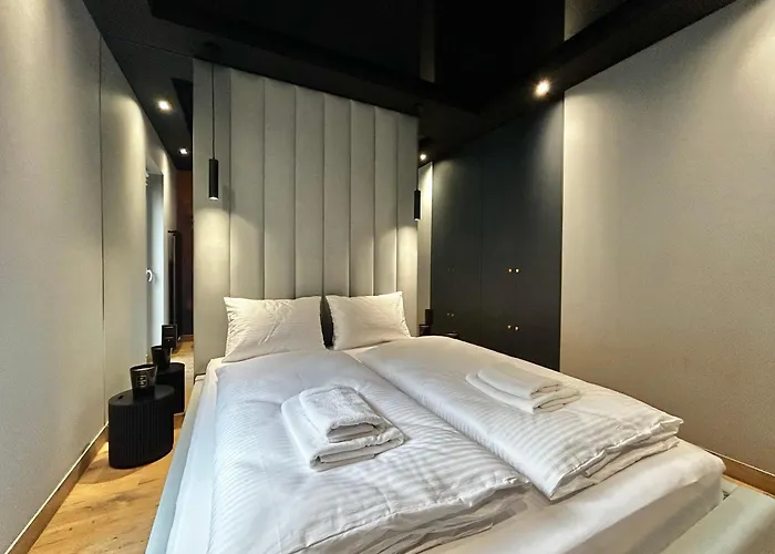 Blue Hill By Hillside *